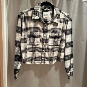 American eagle Black, Grey, and White plaid button up cropped Size XS